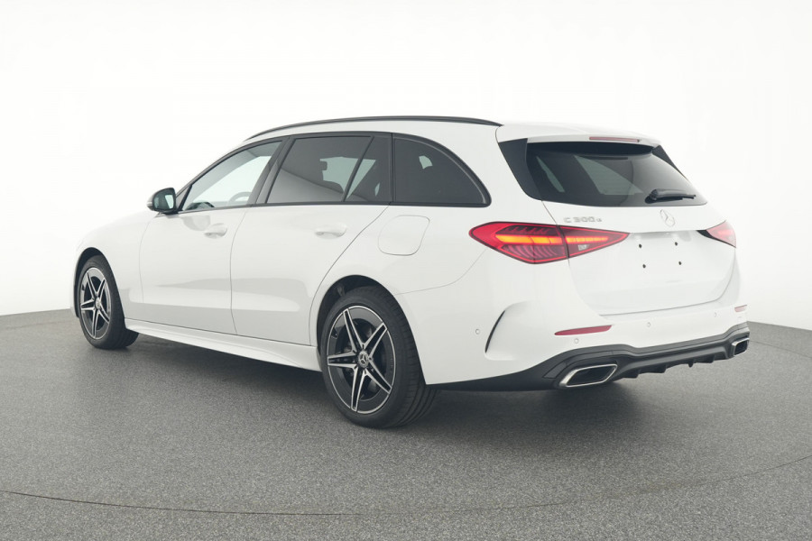 Mercedes-Benz C-Klasse Estate 300 e AMG Plug-In Hybride | AMG Line | Night Pakket | Trekhaak | Panorama Schuif-Kanteldak | Keyless-Go | Inclusief 24 maanden MB Certified garantie voor Europa.