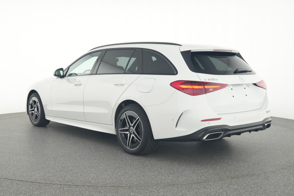 Mercedes-Benz C-Klasse Estate 300 e AMG Plug-In Hybride | AMG Line | Night Pakket | Trekhaak | Panorama Schuif-Kanteldak | Keyless-Go | Inclusief 24 maanden MB Certified garantie voor Europa.