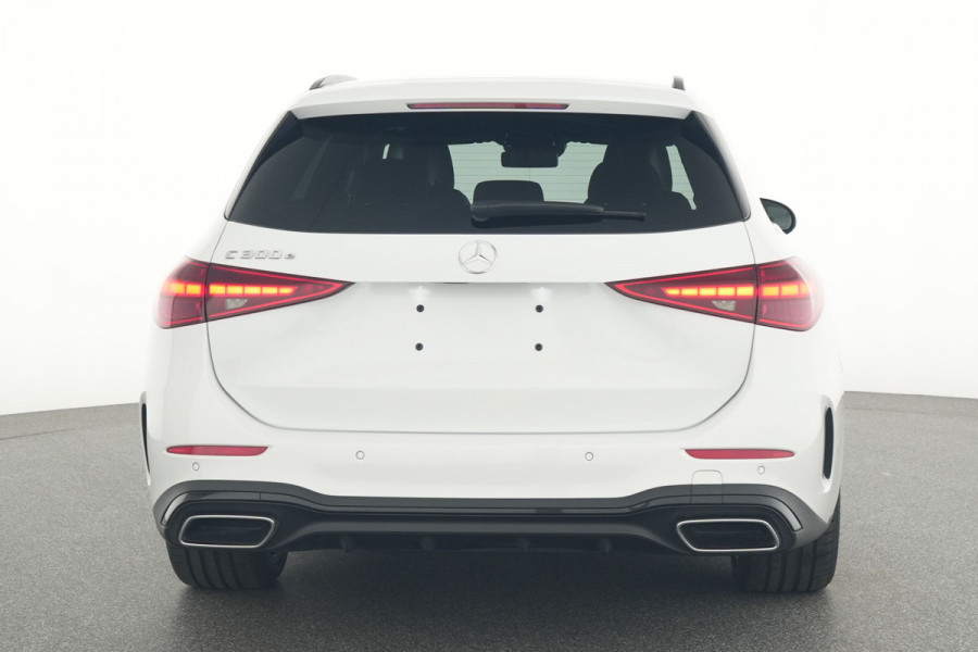 Mercedes-Benz C-Klasse Estate 300 e AMG Plug-In Hybride | AMG Line | Night Pakket | Trekhaak | Panorama Schuif-Kanteldak | Keyless-Go | Inclusief 24 maanden MB Certified garantie voor Europa.
