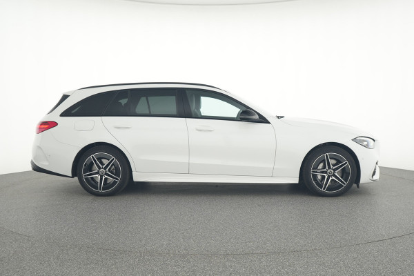 Mercedes-Benz C-Klasse Estate 300 e AMG Plug-In Hybride | AMG Line | Night Pakket | Trekhaak | Panorama Schuif-Kanteldak | Keyless-Go | Inclusief 24 maanden MB Certified garantie voor Europa.