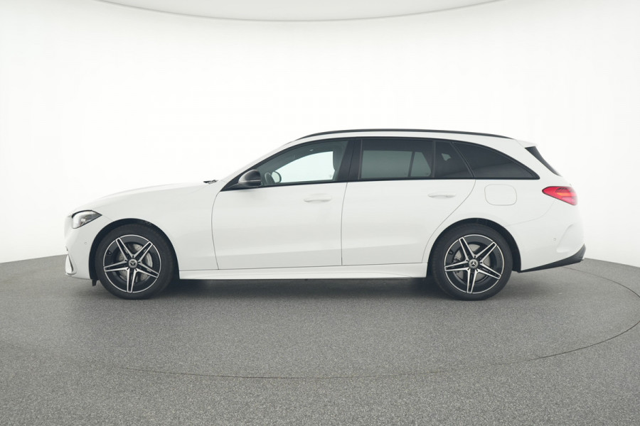 Mercedes-Benz C-Klasse Estate 300 e AMG Plug-In Hybride | AMG Line | Night Pakket | Trekhaak | Panorama Schuif-Kanteldak | Keyless-Go | Inclusief 24 maanden MB Certified garantie voor Europa.