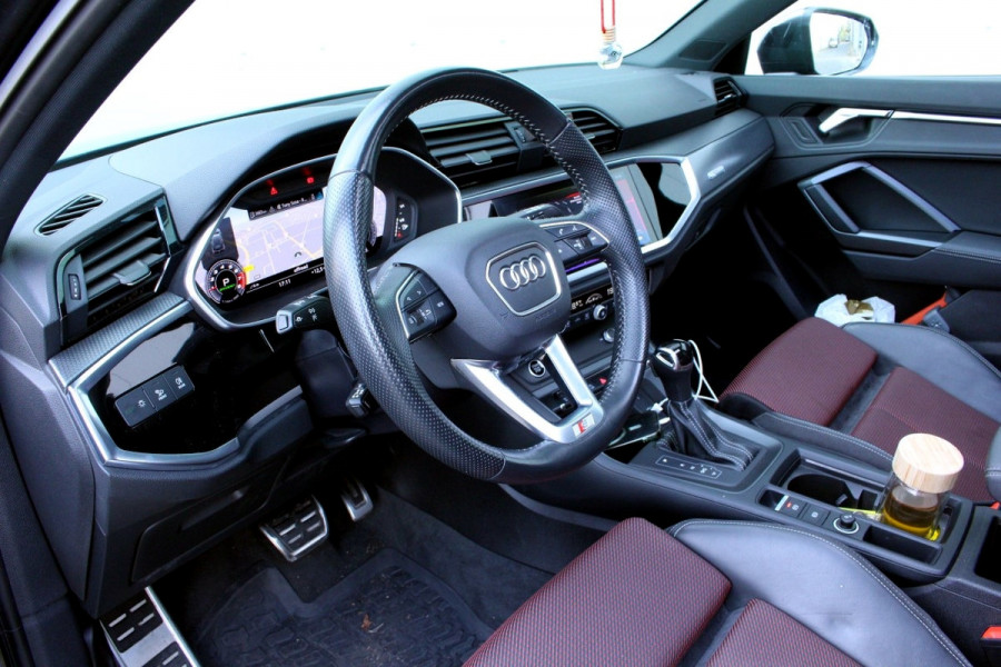 Audi Q3 35 TFSI S-Edition AUT NAP PANO CARPLAY VIRTUAL LEDER '21
