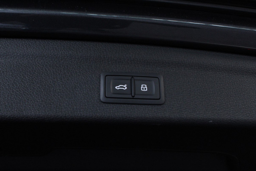 Audi Q3 35 TFSI S-Edition AUT NAP PANO CARPLAY VIRTUAL LEDER '21