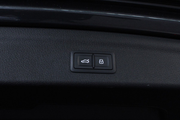 Audi Q3 35 TFSI S-Edition AUT NAP PANO CARPLAY VIRTUAL LEDER '21