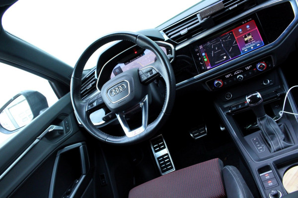 Audi Q3 35 TFSI S-Edition AUT NAP PANO CARPLAY VIRTUAL LEDER '21