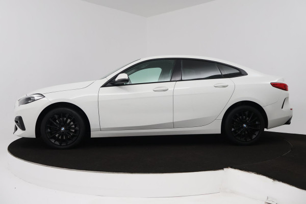 BMW 2 Serie Gran Coupé 218i Executive Edition (PARKEERSENSOREN, CRUISE CONTROL, NAVIGATIE, DIGITAAL DASHBOARD, NL-AUTO)