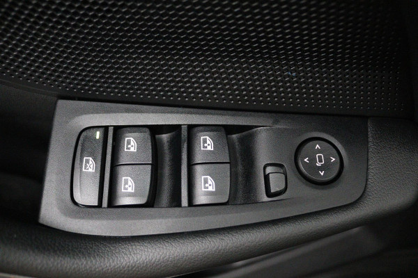 BMW 2 Serie Gran Coupé 218i Executive Edition (PARKEERSENSOREN, CRUISE CONTROL, NAVIGATIE, DIGITAAL DASHBOARD, NL-AUTO)