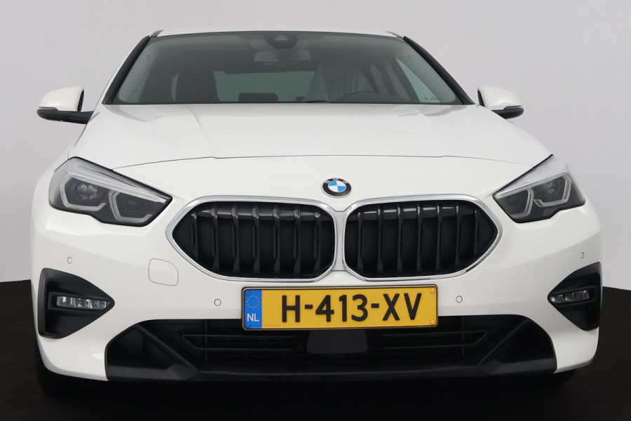 BMW 2 Serie Gran Coupé 218i Executive Edition (PARKEERSENSOREN, CRUISE CONTROL, NAVIGATIE, DIGITAAL DASHBOARD, NL-AUTO)