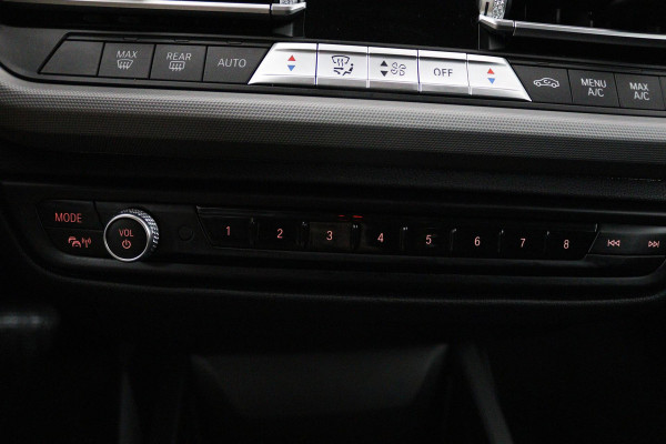 BMW 2 Serie Gran Coupé 218i Executive Edition (PARKEERSENSOREN, CRUISE CONTROL, NAVIGATIE, DIGITAAL DASHBOARD, NL-AUTO)