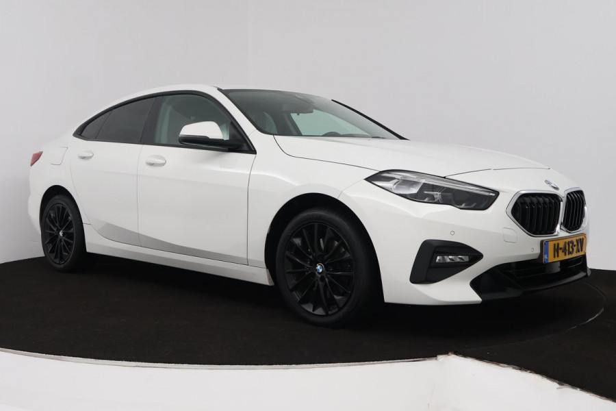 BMW 2 Serie Gran Coupé 218i Executive Edition (PARKEERSENSOREN, CRUISE CONTROL, NAVIGATIE, DIGITAAL DASHBOARD, NL-AUTO)