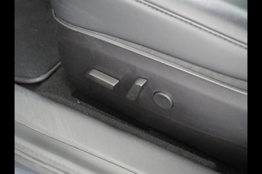 Tesla Model 3 AWD 75kWh **FSD Full Self Driving MEEGELEVERD pakket** Long Range Trekhaak Premium Audio AutoPilot Panoramadak Camera's Leer Ada Automatisch Parkeren Zelfstandig-Rijstrookwissel 4WD Stoel en achterbank verwarming Elektr.Stoelen+Memory+Easy-Entry WiFi 1e Eigenaar Origineel Nederlandse Auto Garantie op Accu/Motor tot 29-06-2028/192.000km  € 67.630- nieuw!