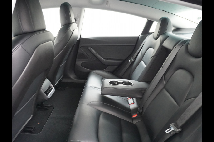 Tesla Model 3 AWD 75kWh **FSD Full Self Driving MEEGELEVERD pakket** Long Range Trekhaak Premium Audio AutoPilot Panoramadak Camera's Leer Ada Automatisch Parkeren Zelfstandig-Rijstrookwissel 4WD Stoel en achterbank verwarming Elektr.Stoelen+Memory+Easy-Entry WiFi 1e Eigenaar Origineel Nederlandse Auto Garantie op Accu/Motor tot 29-06-2028/192.000km  € 67.630- nieuw!