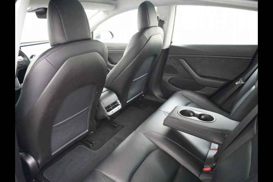 Tesla Model 3 AWD 75kWh **FSD Full Self Driving MEEGELEVERD pakket** Long Range Trekhaak Premium Audio AutoPilot Panoramadak Camera's Leer Ada Automatisch Parkeren Zelfstandig-Rijstrookwissel 4WD Stoel en achterbank verwarming Elektr.Stoelen+Memory+Easy-Entry WiFi 1e Eigenaar Origineel Nederlandse Auto Garantie op Accu/Motor tot 29-06-2028/192.000km  € 67.630- nieuw!
