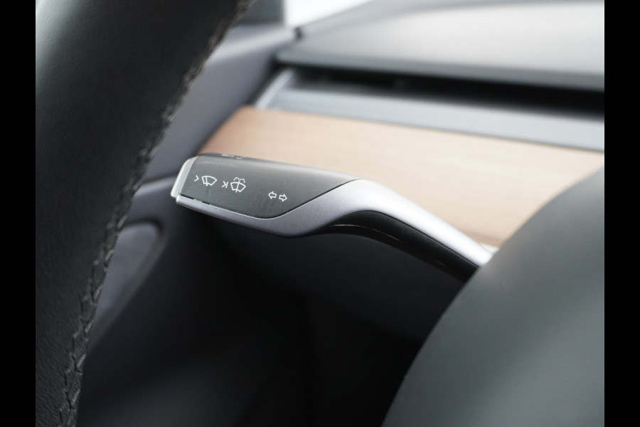 Tesla Model 3 AWD 75kWh **FSD Full Self Driving MEEGELEVERD pakket** Long Range Trekhaak Premium Audio AutoPilot Panoramadak Camera's Leer Ada Automatisch Parkeren Zelfstandig-Rijstrookwissel 4WD Stoel en achterbank verwarming Elektr.Stoelen+Memory+Easy-Entry WiFi 1e Eigenaar Origineel Nederlandse Auto Garantie op Accu/Motor tot 29-06-2028/192.000km  € 67.630- nieuw!