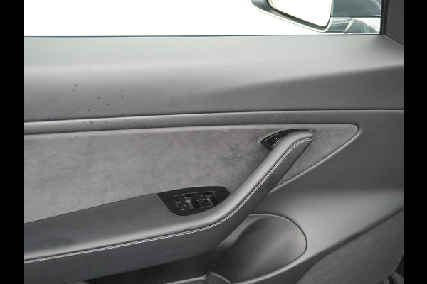 Tesla Model 3 AWD 75kWh **FSD Full Self Driving MEEGELEVERD pakket** Long Range Trekhaak Premium Audio AutoPilot Panoramadak Camera's Leer Ada Automatisch Parkeren Zelfstandig-Rijstrookwissel 4WD Stoel en achterbank verwarming Elektr.Stoelen+Memory+Easy-Entry WiFi 1e Eigenaar Origineel Nederlandse Auto Garantie op Accu/Motor tot 29-06-2028/192.000km  € 67.630- nieuw!