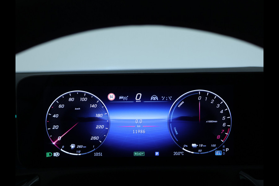 Mercedes-Benz A-Klasse 250 e AMG Line | AMG Line | Night Pakket | Panorama Schuif-Kanteldak | sfeerverlichting | Voorpassagiersstoel elektrisch verstelbaar met memoryfunctie | Inclusief 24 maanden MB Certified garantie voor Europa.