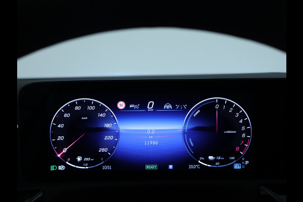 Mercedes-Benz A-Klasse 250 e AMG Line | AMG Line | Night Pakket | Panorama Schuif-Kanteldak | sfeerverlichting | Voorpassagiersstoel elektrisch verstelbaar met memoryfunctie | Inclusief 24 maanden MB Certified garantie voor Europa.