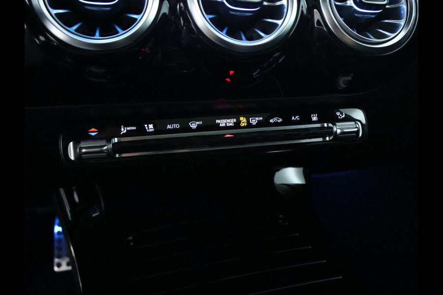 Mercedes-Benz A-Klasse 250 e AMG Line | AMG Line | Night Pakket | Panorama Schuif-Kanteldak | sfeerverlichting | Voorpassagiersstoel elektrisch verstelbaar met memoryfunctie | Inclusief 24 maanden MB Certified garantie voor Europa.