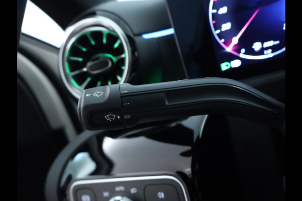 Mercedes-Benz A-Klasse 250 e AMG Line | AMG Line | Night Pakket | Panorama Schuif-Kanteldak | sfeerverlichting | Voorpassagiersstoel elektrisch verstelbaar met memoryfunctie | Inclusief 24 maanden MB Certified garantie voor Europa.