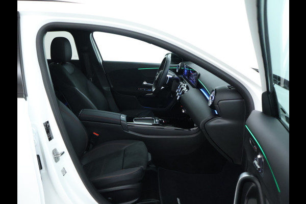 Mercedes-Benz A-Klasse 250 e AMG Line | AMG Line | Night Pakket | Panorama Schuif-Kanteldak | sfeerverlichting | Voorpassagiersstoel elektrisch verstelbaar met memoryfunctie | Inclusief 24 maanden MB Certified garantie voor Europa.