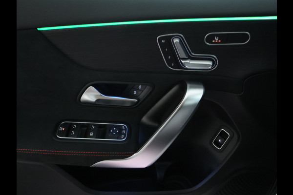 Mercedes-Benz A-Klasse 250 e AMG Line | AMG Line | Night Pakket | Panorama Schuif-Kanteldak | sfeerverlichting | Voorpassagiersstoel elektrisch verstelbaar met memoryfunctie | Inclusief 24 maanden MB Certified garantie voor Europa.