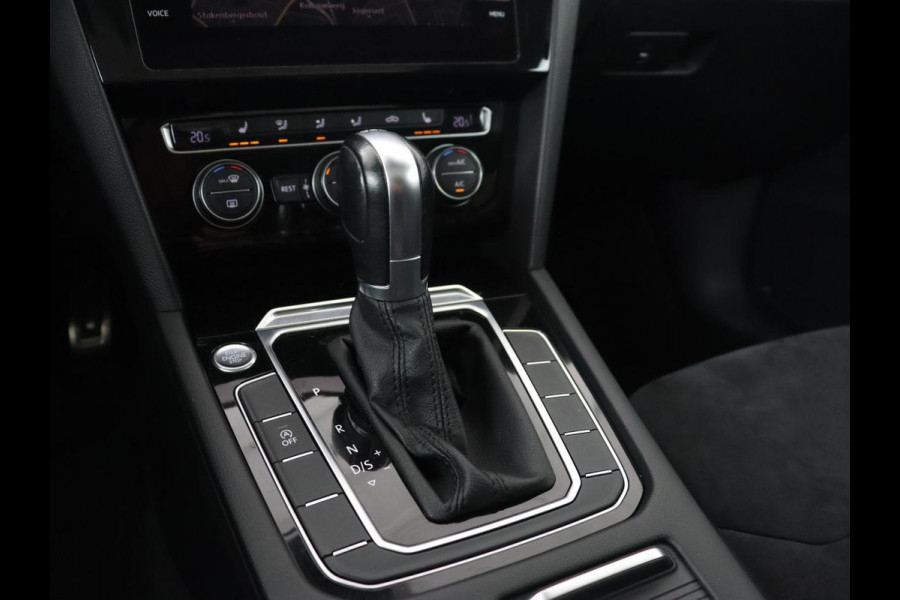 Volkswagen Arteon 2.0 TDI Elegance | Panoramadak | Stoelverwarming | Camera | Leder/Alcantara | Virtual Cockpit | Adaptive cruise | Keyless | LED Plus | Carplay | Navigatie