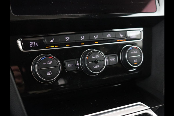 Volkswagen Arteon 2.0 TDI Elegance | Panoramadak | Stoelverwarming | Camera | Leder/Alcantara | Virtual Cockpit | Adaptive cruise | Keyless | LED Plus | Carplay | Navigatie