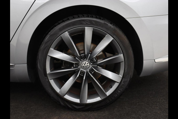 Volkswagen Arteon 2.0 TDI Elegance | Panoramadak | Stoelverwarming | Camera | Leder/Alcantara | Virtual Cockpit | Adaptive cruise | Keyless | LED Plus | Carplay | Navigatie