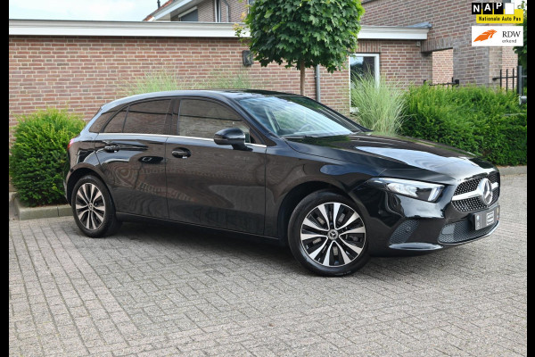 Mercedes-Benz A-Klasse 250 e Business Solution Luxury 218 PK LED Camera Widescreen 17''
