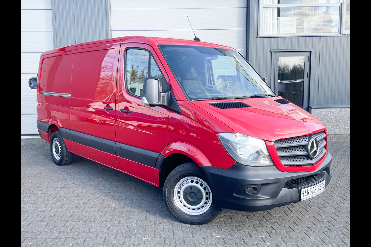 Mercedes-Benz Sprinter L2 H1 214 Airco Euro6 Trekhaak Camera RWD 3 zits Mercedes-Benz Sprinter L2 H1 214 Airco Euro6 Trekhaak Camera RWD 3 zits