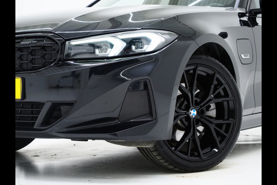 BMW 3 Serie Touring 320e LCI Shadow Line | Widescreen | Carplay | Leder | Cruise | DAB | LED | PDC
