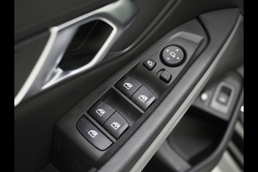 BMW 3 Serie Touring 320e LCI Shadow Line | Widescreen | Carplay | Leder | Cruise | DAB | LED | PDC
