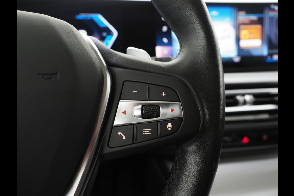 BMW 3 Serie Touring 320e LCI Shadow Line | Widescreen | Carplay | Leder | Cruise | DAB | LED | PDC