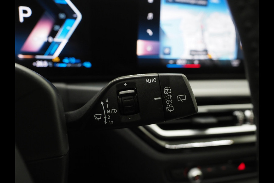 BMW 3 Serie Touring 320e LCI Shadow Line | Widescreen | Carplay | Leder | Cruise | DAB | LED | PDC