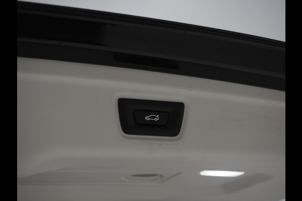 BMW 3 Serie Touring 320e LCI Shadow Line | Widescreen | Carplay | Leder | Cruise | DAB | LED | PDC