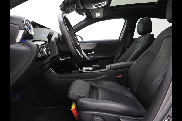 Mercedes-Benz A-Klasse 250e Panamericana | Panoramadak | Sfeerverlichting | Leder | Widescreen | Camera | DAB