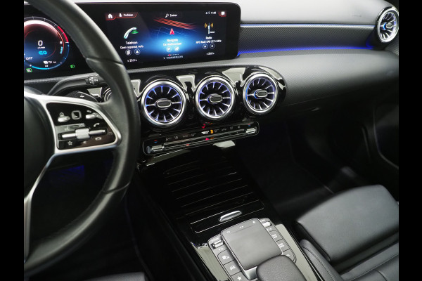 Mercedes-Benz A-Klasse 250e Panamericana | Panoramadak | Sfeerverlichting | Leder | Widescreen | Camera | DAB