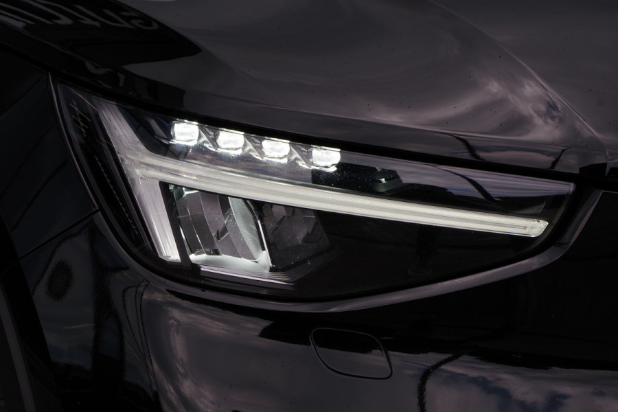 Volvo XC40 1.5 T5 Plug-in Hybrid 262 PK Ultimate Dark, Panoramadak, 360 Camera, Leder, Harman/Kardon,