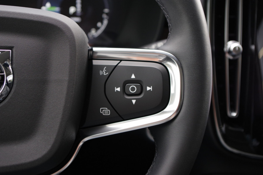 Volvo XC40 1.5 T5 Plug-in Hybrid 262 PK Ultimate Dark, Panoramadak, 360 Camera, Leder, Harman/Kardon,