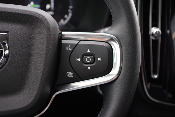 Volvo XC40 1.5 T5 Plug-in Hybrid 262 PK Ultimate Dark, Panoramadak, 360 Camera, Leder, Harman/Kardon,