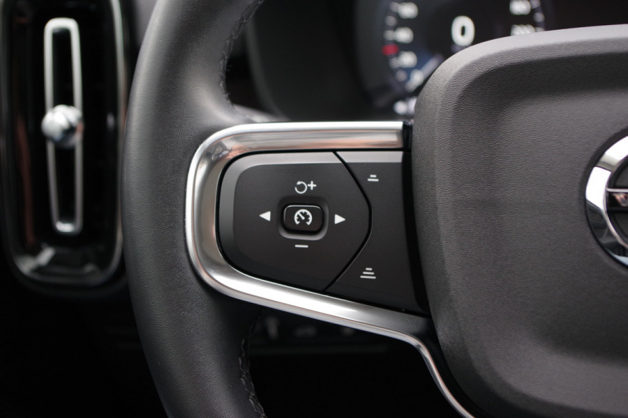 Volvo XC40 1.5 T5 Plug-in Hybrid 262 PK Ultimate Dark, Panoramadak, 360 Camera, Leder, Harman/Kardon,