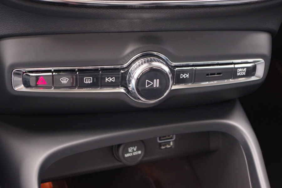 Volvo XC40 1.5 T5 Plug-in Hybrid 262 PK Ultimate Dark, Panoramadak, 360 Camera, Leder, Harman/Kardon,