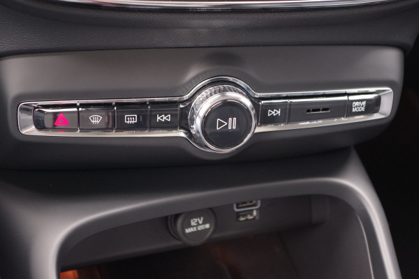 Volvo XC40 1.5 T5 Plug-in Hybrid 262 PK Ultimate Dark, Panoramadak, 360 Camera, Leder, Harman/Kardon,