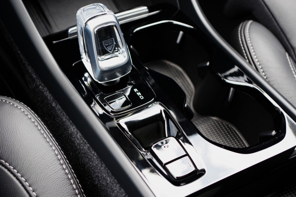 Volvo XC40 1.5 T5 Plug-in Hybrid 262 PK Ultimate Dark, Panoramadak, 360 Camera, Leder, Harman/Kardon,