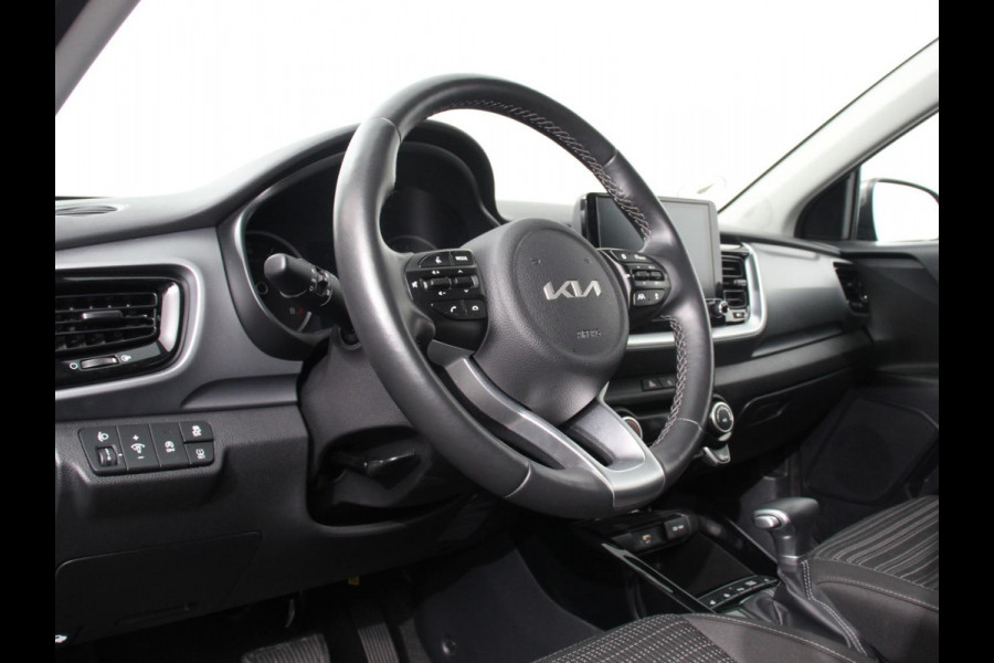 Kia Stonic 1.0 T-GDi MHEV DynamicPlusLine Climate control Adaptieve cruise control Achteruitrijcamera LED Verwarmde voorstoelen Verwarmde stuurwiel Parkeersensoren Apple Carplay/ Android Auto