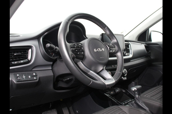 Kia Stonic 1.0 T-GDi MHEV DynamicPlusLine Climate control Adaptieve cruise control Achteruitrijcamera LED Verwarmde voorstoelen Verwarmde stuurwiel Parkeersensoren Apple Carplay/ Android Auto