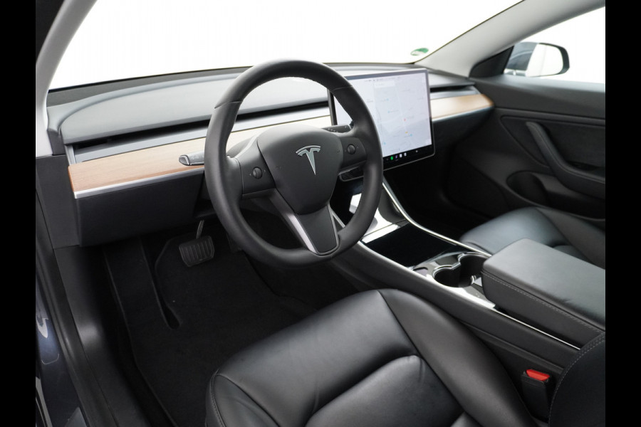 Tesla Model 3 Long Range AWD 75kWh 463PK Lmv FSD-3 Computer Premium Audio AutoPilot Panoramadak Camera's Leer Adaptive-Cruise-Control+Stop&Go  4WD Stoel en achterbank verwarming Elektr.Stoelen+Memory+Easy-Entry WiFi 1e Eigenaar Origineel Nederlandse Auto Garantie op Accu/Motor tot 25-06-2028/192.000km