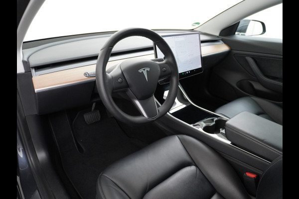 Tesla Model 3 Long Range AWD 75kWh 463PK Lmv FSD-3 Computer Premium Audio AutoPilot Panoramadak Camera's Leer Adaptive-Cruise-Control+Stop&Go  4WD Stoel en achterbank verwarming Elektr.Stoelen+Memory+Easy-Entry WiFi 1e Eigenaar Origineel Nederlandse Auto Garantie op Accu/Motor tot 25-06-2028/192.000km