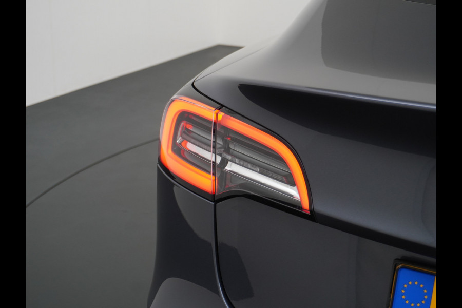 Tesla Model 3 Long Range AWD 75kWh 463PK Lmv FSD-3 Computer Premium Audio AutoPilot Panoramadak Camera's Leer Adaptive-Cruise-Control+Stop&Go  4WD Stoel en achterbank verwarming Elektr.Stoelen+Memory+Easy-Entry WiFi 1e Eigenaar Origineel Nederlandse Auto Garantie op Accu/Motor tot 25-06-2028/192.000km