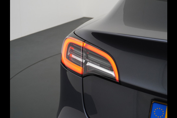 Tesla Model 3 Long Range AWD 75kWh 463PK Lmv FSD-3 Computer Premium Audio AutoPilot Panoramadak Camera's Leer Adaptive-Cruise-Control+Stop&Go  4WD Stoel en achterbank verwarming Elektr.Stoelen+Memory+Easy-Entry WiFi 1e Eigenaar Origineel Nederlandse Auto Garantie op Accu/Motor tot 25-06-2028/192.000km